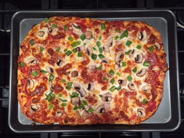 A Guide to Making Homemade Pizza @katieserbinski