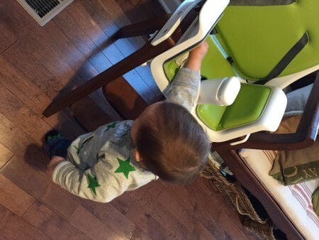 5 Ways to Stop Toddler Food Throwing @katieserbinski