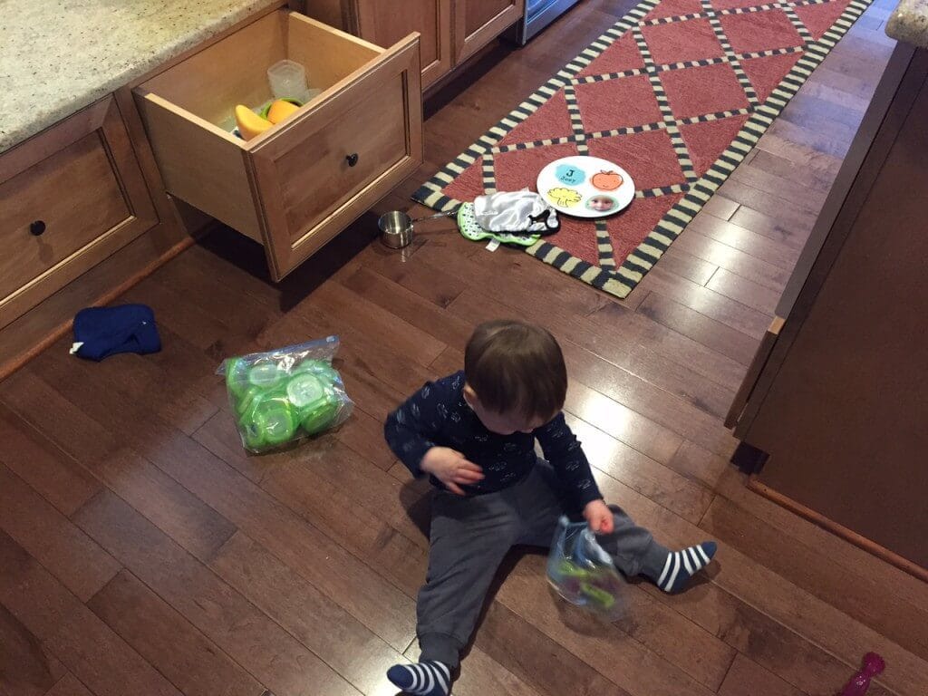 Full-proof, Mom and registered dietitian tips for feeding toddlers. From trying new foods to making mealtime less stressful for Mom and family, these tips are practical for children at any age. 