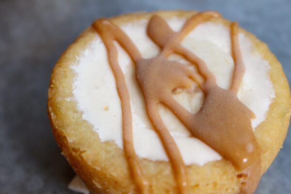 Banana yogurt and vanilla ice cream make one sweet frozen pie filling in these banana cream pie cups!