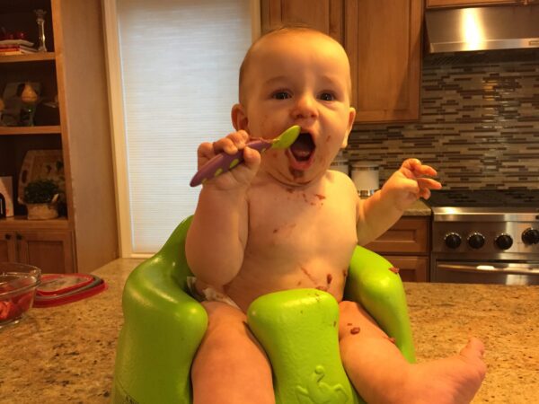 From purees to baby led weaning, these 10 resources are must-reads before starting solid foods with your baby.