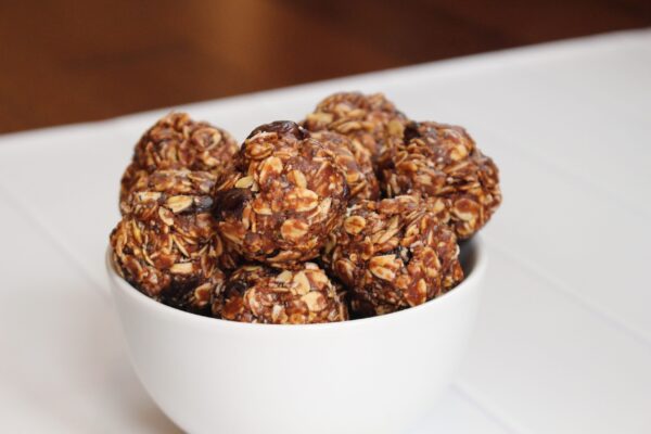 IMG_0755 - Mom to Mom Nutrition Whether you need an afternoon pick-me-up or a bite-sized dessert, these dark chocolate cherry no-bake bites are sure to satisfy any sweet tooth.