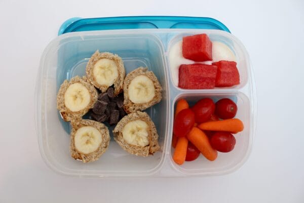 While sandwiches are the easiest lunch option, if your child won't eat them, you need options. Here are 4 healthy non-sandwich school lunch ideas! 