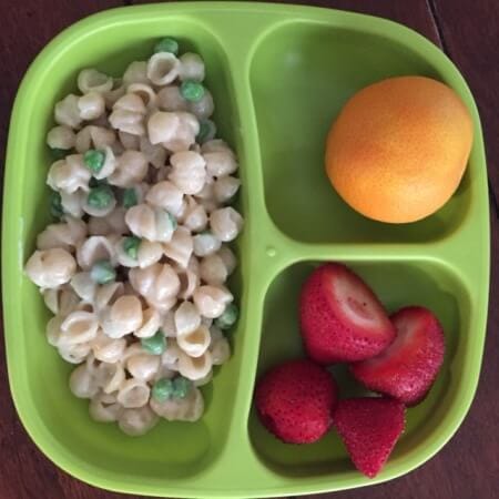 IMG_4347 - Mom to Mom Nutrition Don’t stress over packing your kids a gourmet school lunch everyday. With simple foods you can ensure they are getting the nutrition they need throughout the school day.