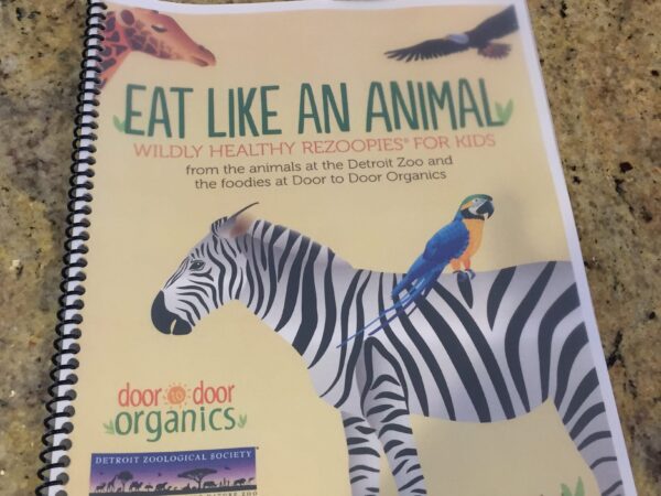 IMG_4545 - Mom to Mom Nutrition Animal themed recipes for kids have been developed by Door to Door Organics and the Detroit Zoo--- with animals and kids in mind!