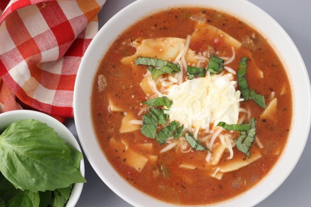 IMG_1620 - Mom to Mom Nutrition Long hours and hectic schedules make weeknight dinners and early morning breakfasts a challenge. Use these slow cooker tips to ensure your family is getting a healthy meal with the help of a simple kitchen tool!