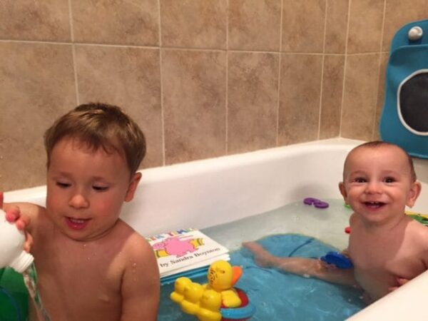 As a mom it’s not easy putting yourself before your kids. Learn 5 simple self-care tips that help making you feel like yourself again--- dirty diapers included!