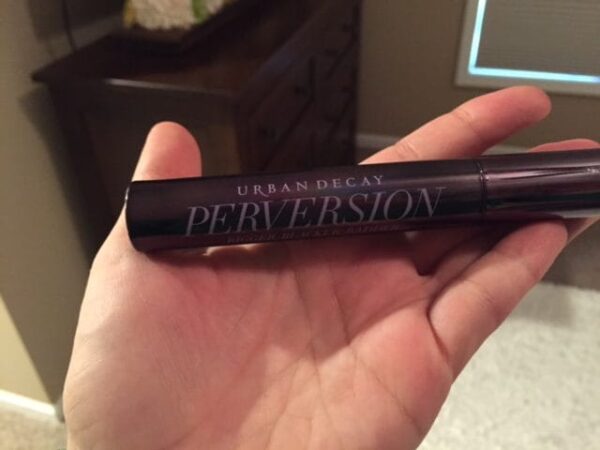 As a mom it’s not easy putting yourself before your kids. Learn 5 simple self-care tips that help making you feel like yourself again--- dirty diapers included!