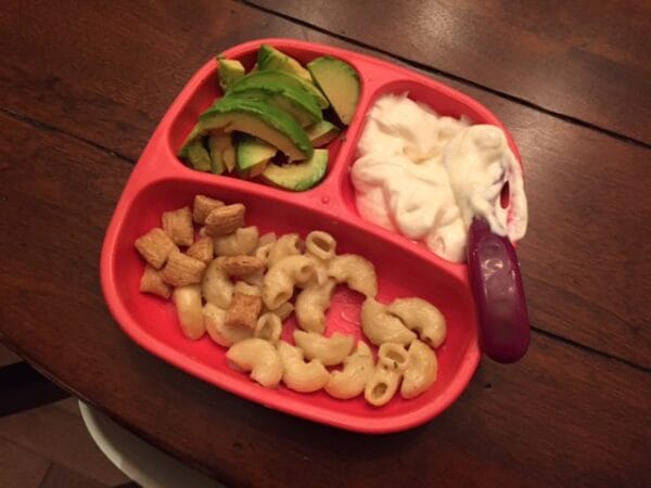 IMG_5301 - Mom to Mom Nutrition Skillet Chicken, Macaroni and Cheese is made with a homemade cheese sauce, seasoned chicken, and fresh veggies. It’s a one-pot pasta your family is sure to devour!