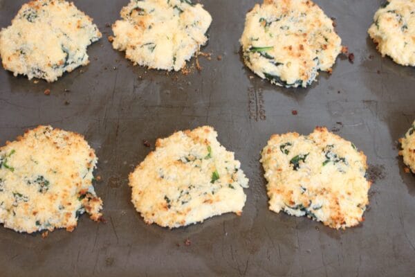 Make the most of leftover mashed potatoes by making baked mashed potato cakes. Mixed with fresh veggies and cheese, they are a unique way to get your kids to eat their greens! 