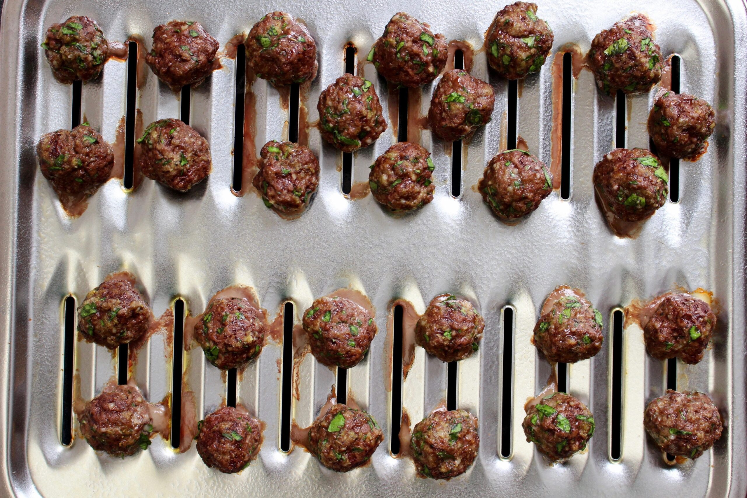 Baked Mini Meatballs - Mom to Mom Nutrition