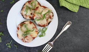 Lighten-up pizza night and make portobello mushrooms “pizza crust” with these quick and healthy Pizza Stuffed Mushrooms.