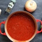 Make the most of must-have pantry foods and create this simple 10-minute tomato sauce!