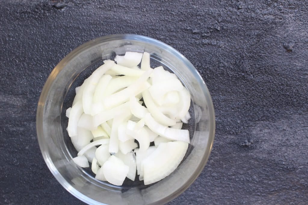 All it takes is a little planning and about an hour of your time to make weekly food prep a reality and healthy eating the outcome. Here is a list of healthy foods you’ll routinely find in my grocery cart and prepped on the weekend for a healthy week ahead! 