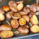 Smoked Paprika Roasted Potatoes make an easy and colorful side dish packed with tons of flavor and few ingredients.