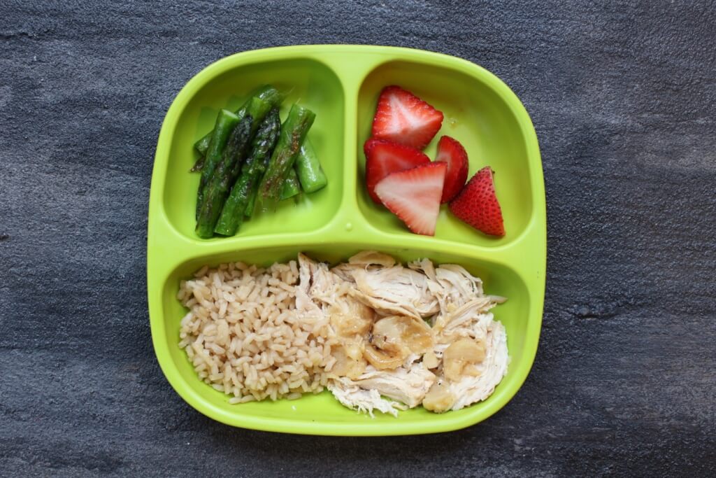 40 Cloves of Garlic Chicken is one of the easiest weeknight chicken dinners you can make! The natural juices from the chicken and garlicky broth make a delicious dipper for crusty bread or served over brown rice!