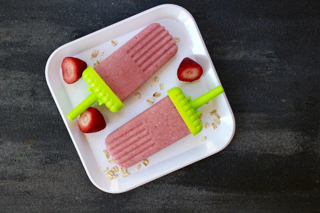IMG_3011 - Mom to Mom Nutrition Strawberry oatmeal popsicles taste just like eating strawberry oatmeal, but frozen on a stick for a yummy treat!