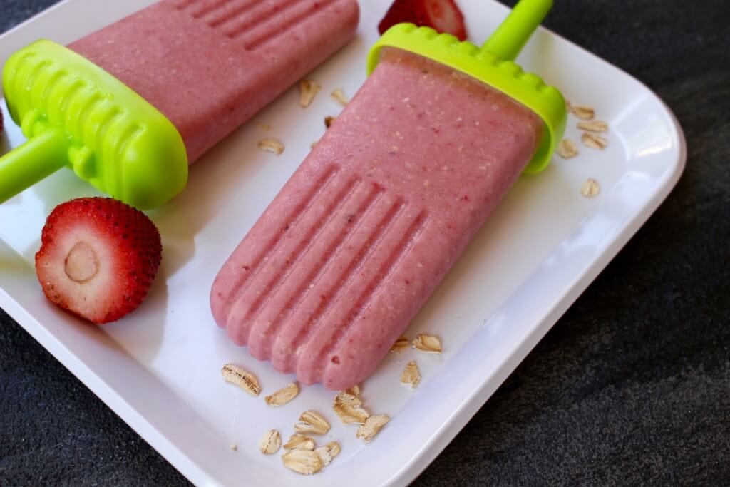 IMG_3014 - Mom to Mom Nutrition Strawberry oatmeal popsicles taste just like eating strawberry oatmeal, but frozen on a stick for a yummy treat!