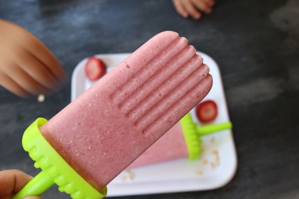 IMG_3016 - Mom to Mom Nutrition Strawberry oatmeal popsicles taste just like eating strawberry oatmeal, but frozen on a stick for a yummy treat!