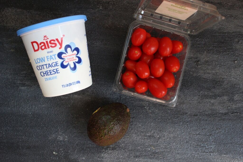 IMG_3044 - Mom to Mom Nutrition A list of healthy snacks for breastfeeding moms that help to keep mom’s nutrition and energy at an all-time high no matter what time of day she’s nursing!