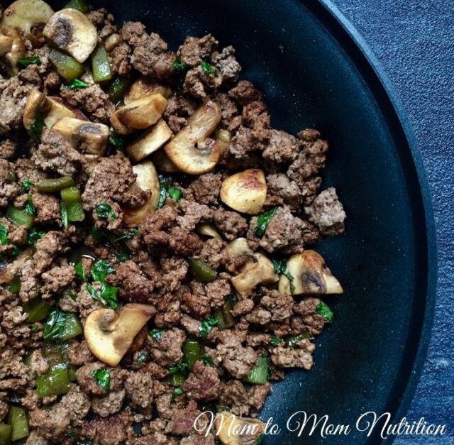 Easy Mushroom and Ground Beef Skillet - Mom to Mom Nutrition This easy mushroom and the ground beef skillet is an easy weeknight dinner that is delicious as-is, or served on top of baked potatoes or brown rice. #dinnerrecipeseasy #kidfriendlyrecipeseasy #dinnerrecipes #mushroomandgroundbeefskillet #skilletdinnerseasy