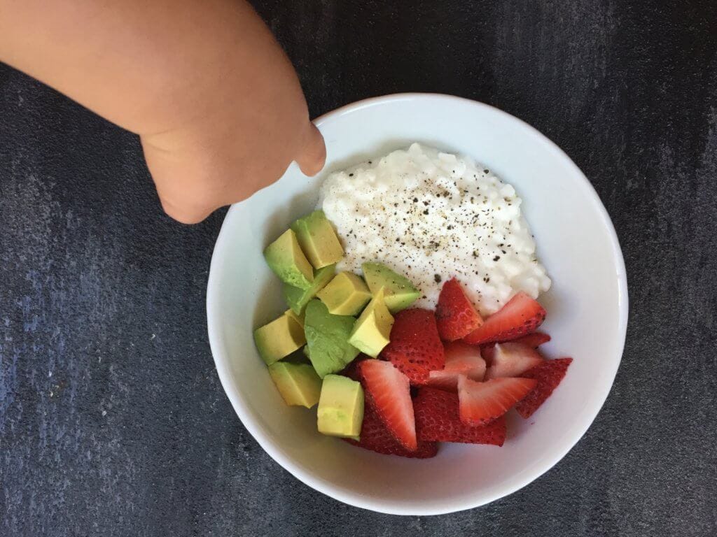 This list of no-added sugar snacks is a great reference of nutritious snacks for kids and parents looking for lower sugar options.