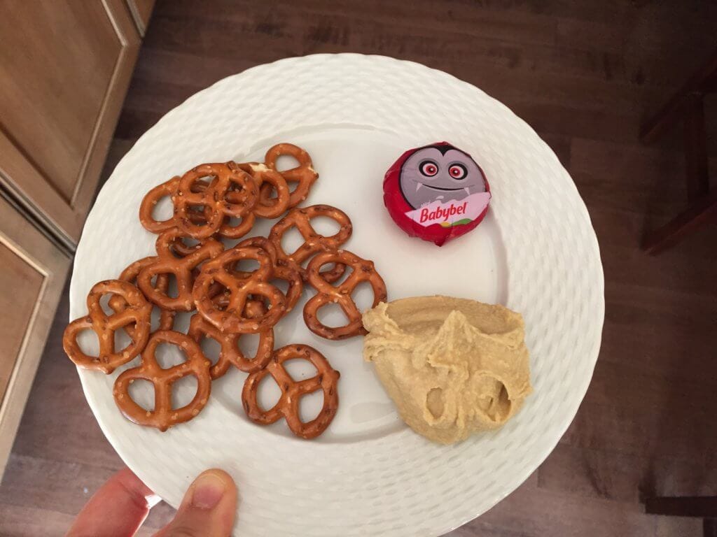 This list of no-added sugar snacks is a great reference of nutritious snacks for kids and parents looking for lower sugar options.