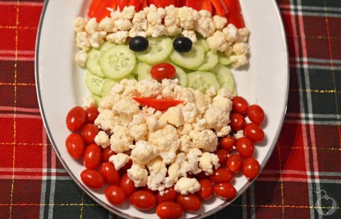 Holiday veggie trays are designed for Thanksgiving and Christmas celebrations. Both healthy and fresh, vegetable trays are perfect for any holiday party!