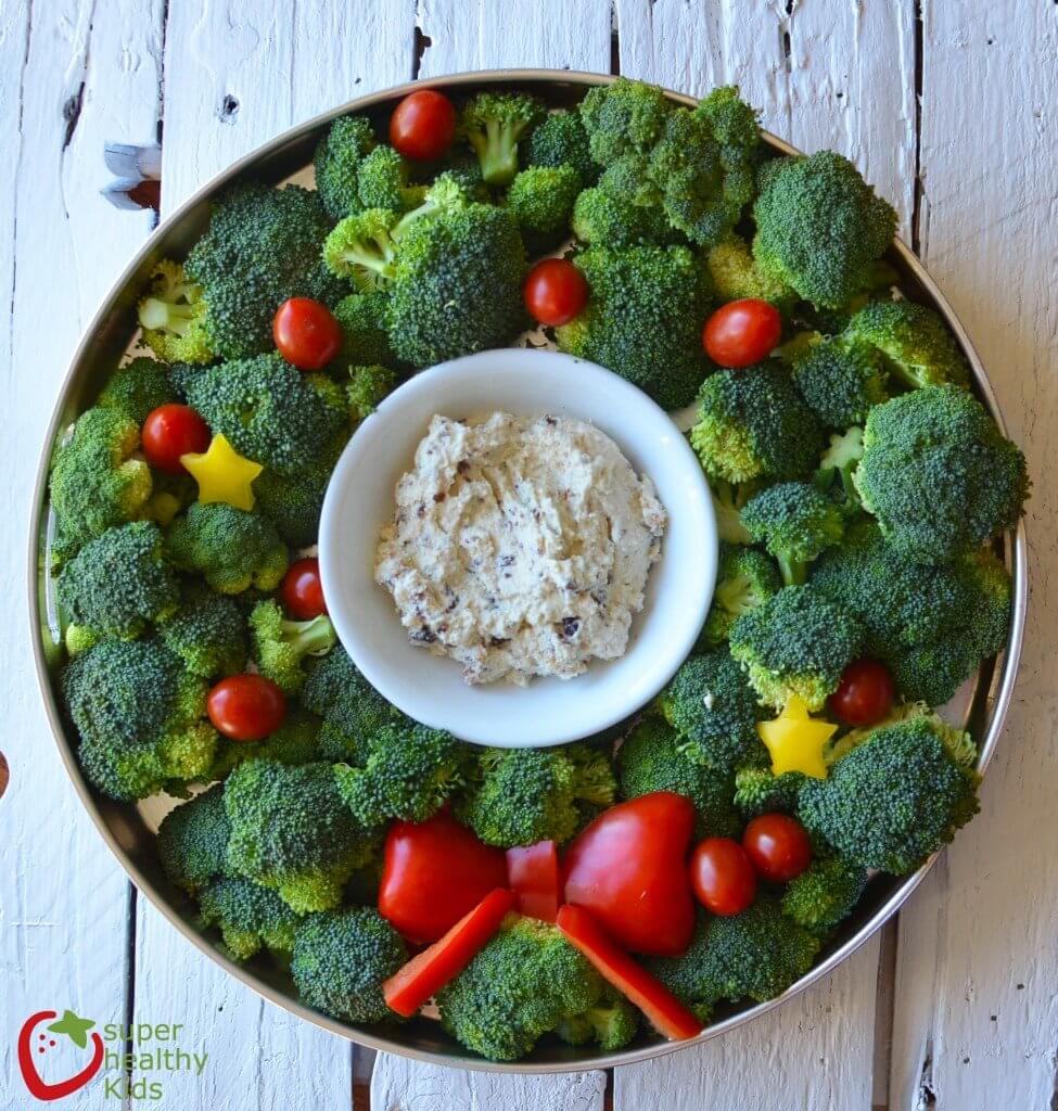 Holiday veggie trays are designed for Thanksgiving and Christmas celebrations. Both healthy and fresh, vegetable trays are perfect for any holiday party!