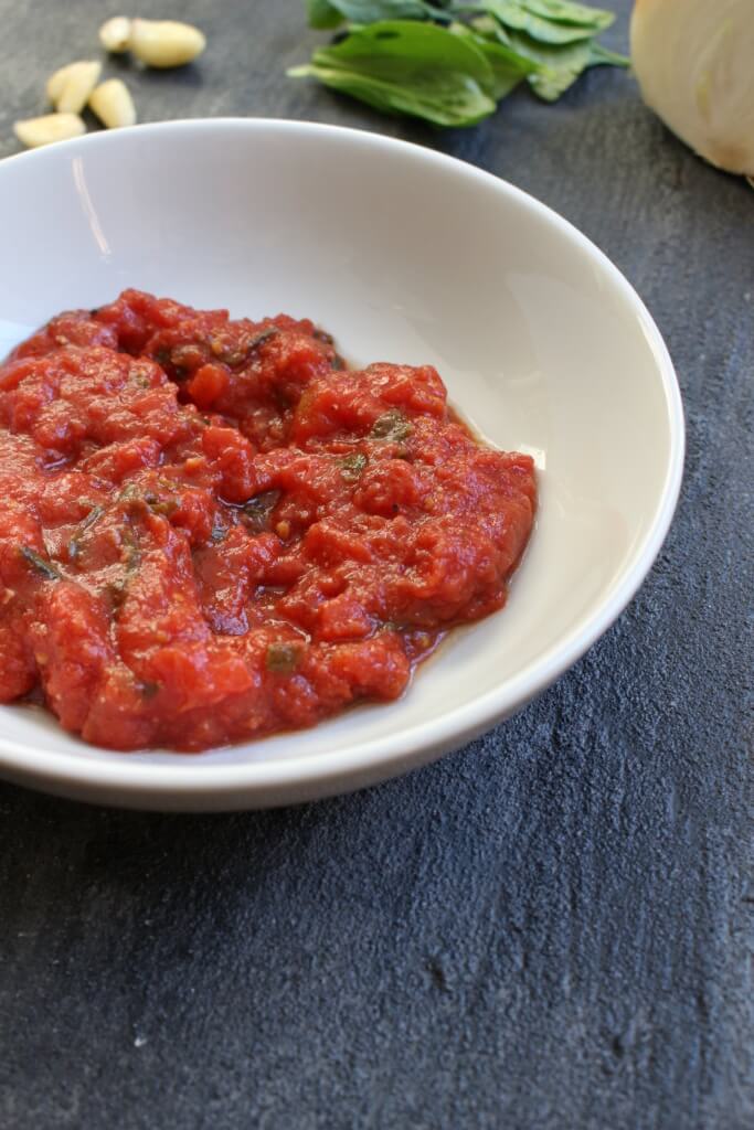 Get this all-star recipe for homemade pizza sauce and start a pizza night tradition in your own home!