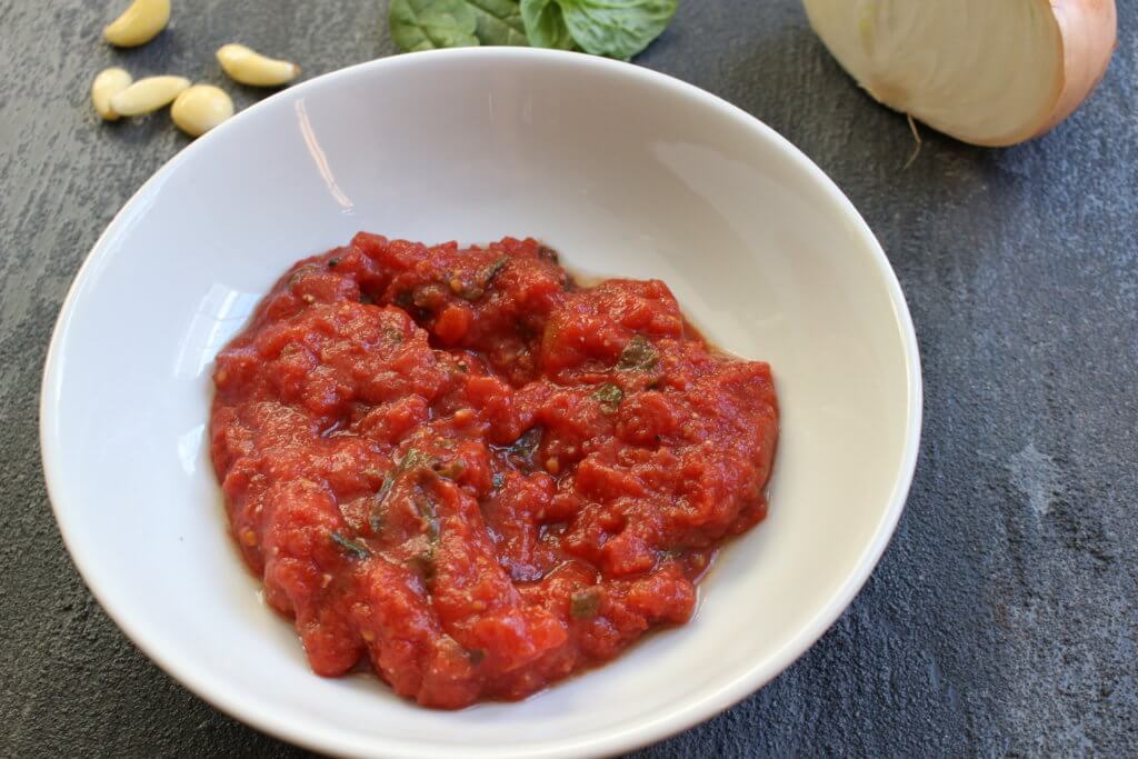 Get this all-star recipe for homemade pizza sauce and start a pizza night tradition in your own home!