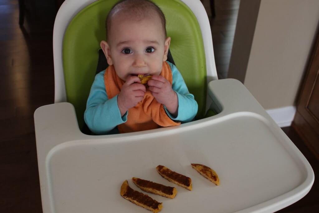 Pumpkin banana pancakes make a delicious grab n’ go breakfast or perfect hand-held, nutritious finger food for babies and toddlers.