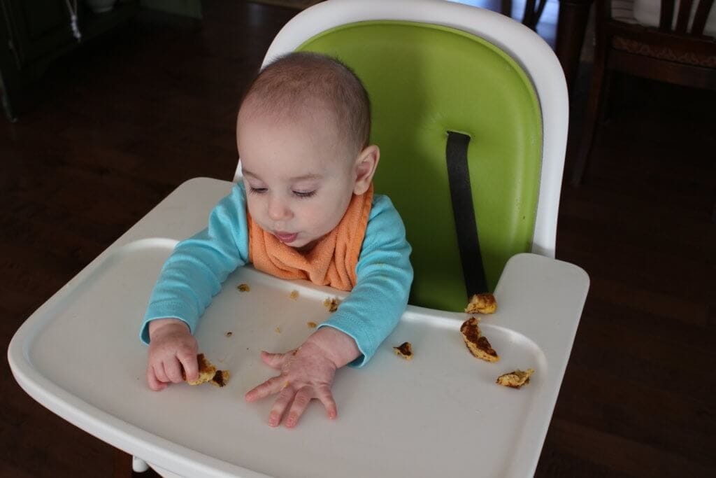 Pumpkin banana pancakes make a delicious grab n’ go breakfast or perfect hand-held, nutritious finger food for babies and toddlers.
