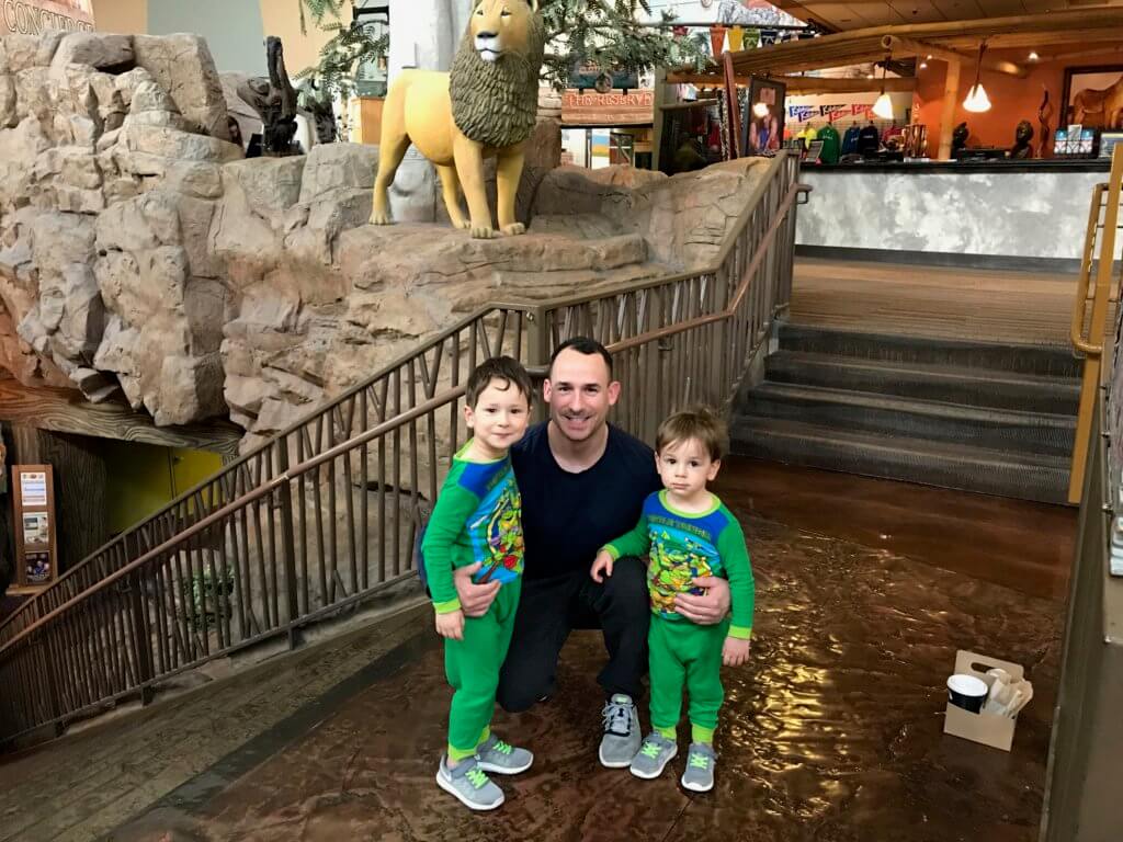 Planning your family's next vacation to an indoor waterpark? Here are some tips that have helped make travel to a waterpark with toddlers that much easier, and enjoyable! 