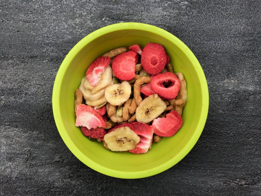 Looking for something besides fruit snacks or Goldfish at your next playdate? Then consider serving this crunchy, kid-friendly playdate snack mix! 