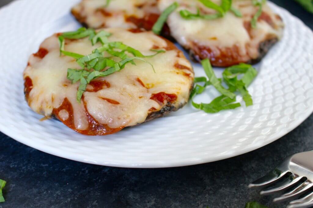 There's more than one way to use a jar of pasta sauce! Get dinner on the table in no-time with one delicious store-bought shortcut: jarred pasta sauce. 