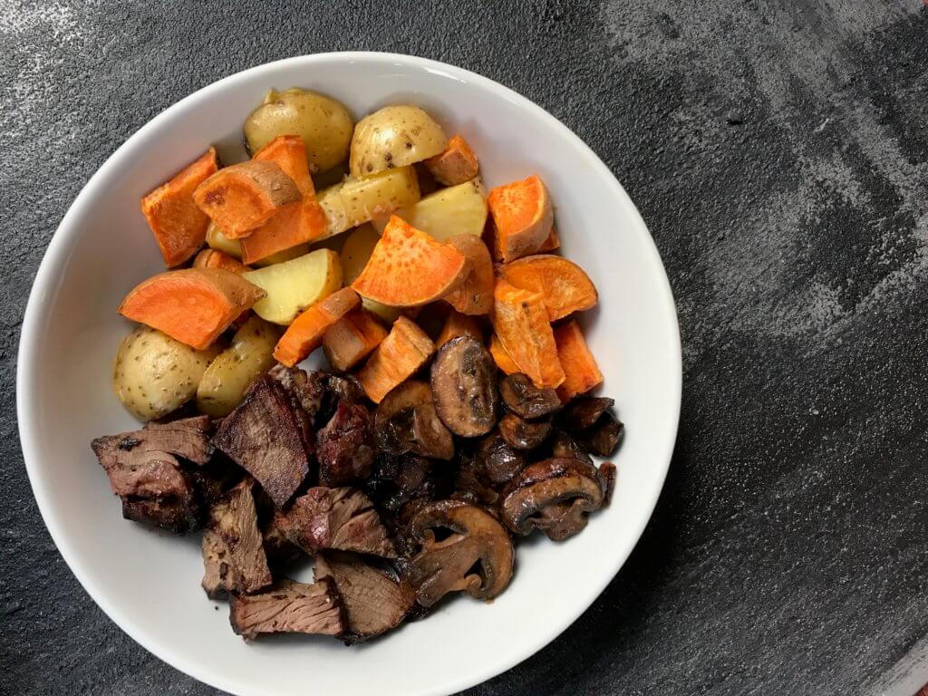 IMG_9745.JPG - Mom to Mom Nutrition If you love leftovers then these Grilled Steak and Veggie Bowls are for you! Prep the ingredients ahead of time and reheat for another easy weeknight meal.