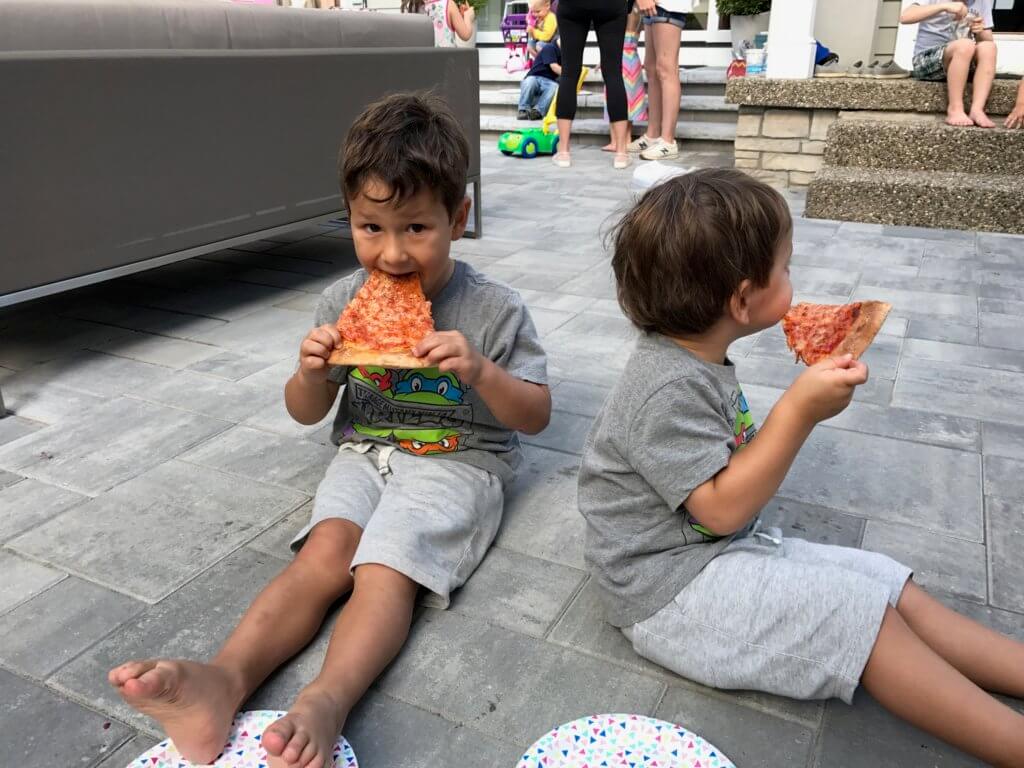 Toddlers are known for being picky eaters and enjoying the same food over and over. Here are 5 tips for preventing common toddler food jags. 