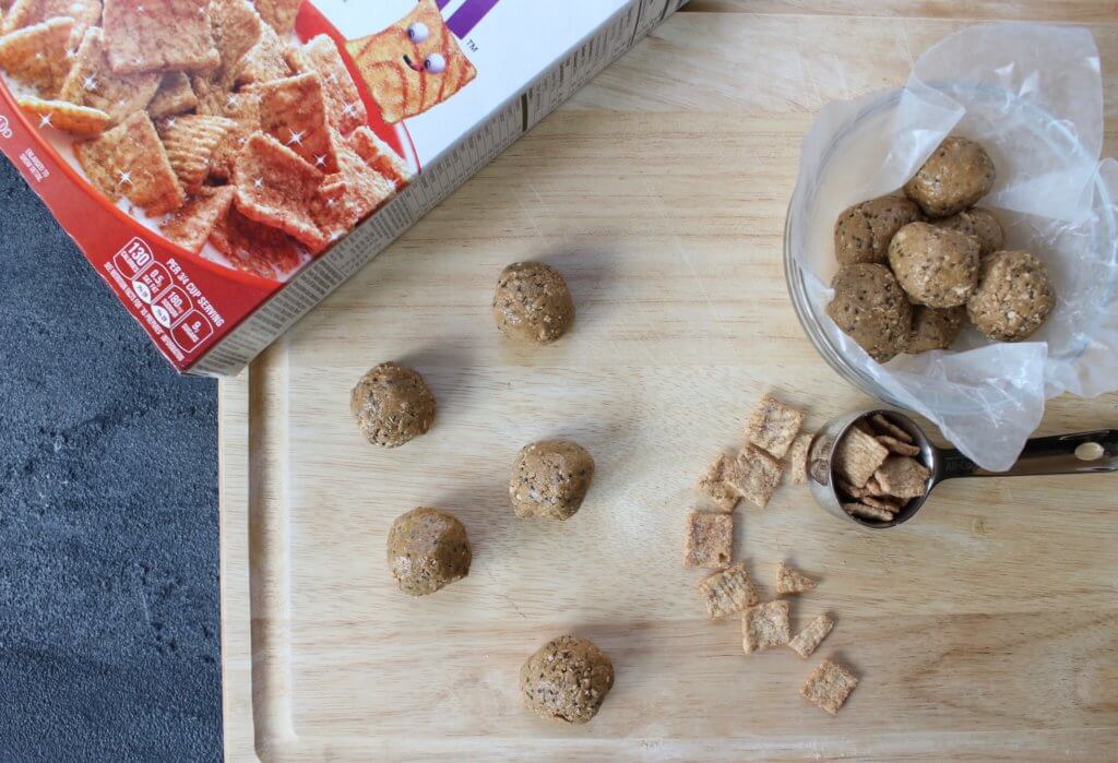 Whole Grain Cinnamon Crunch Bites make the perfect whole grain snack when you’re craving something flavorful AND fiber-filled. A perfect grab-and-go snack or lunchbox treat!