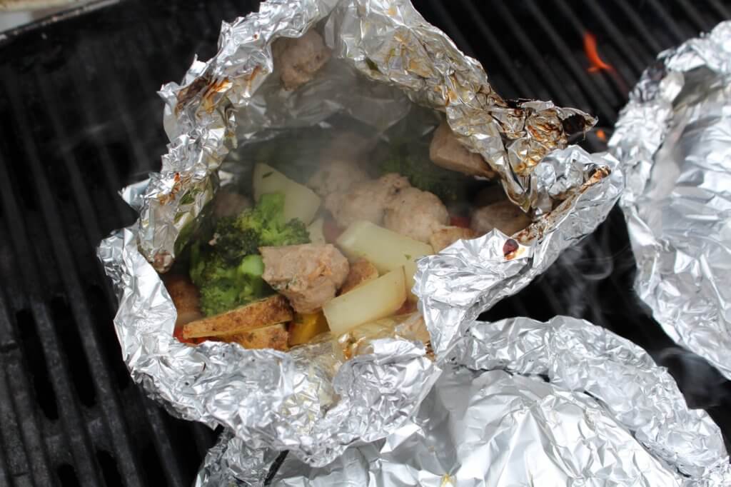 Welcome grilling season with 10 easy grilling recipes that you can have on your table in under 30 minutes. Perfect for those busy weeknights! 