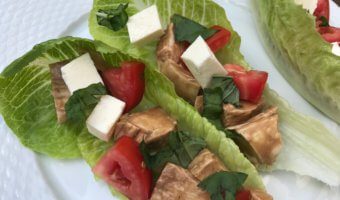 Caprese Chicken Lettuce Wraps have all the components of the classic Caprese salad with extra protein from lean chicken breast and crunch from romaine lettuce leaves. A simple and fresh meal for lunch or dinner.