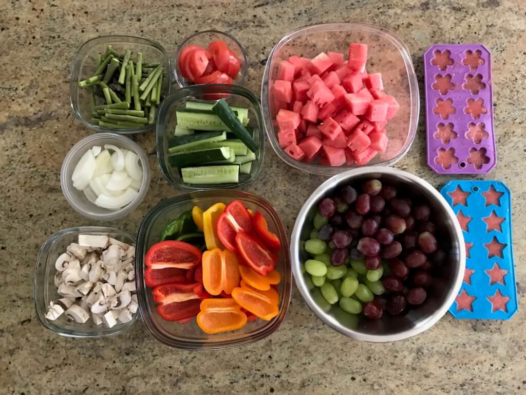 By following these 5 tips for packing a healthy school lunch, you can fuel your child's brain and body for busy school days! 