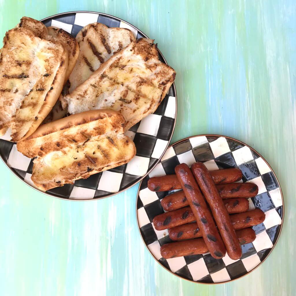 Whether you are a grilling novice or grill-master, consider these 4 grilling tips & tricks before lighting the grill for your next meal! 