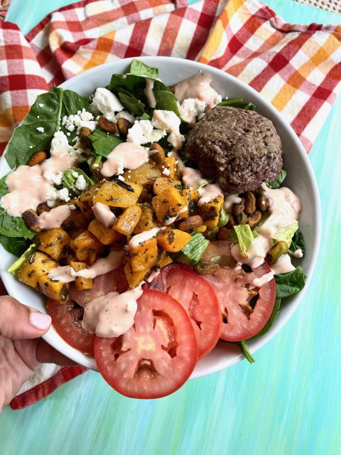 This Southwest Beef Burger Salad brings flavor and nutrition together in a veggie-centric, protein-packed salad that combines leftover grilled beef burgers with leafy greens and crunchy toppings. 