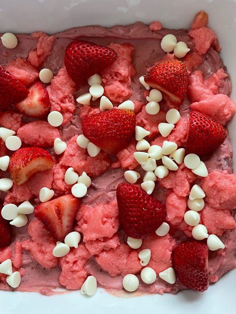 Easy Strawberry Cheesecake Bars are a semi-homemade sweet treat for all ages! A few store-bought ingredients and no cheesecake setting and baking involved. 