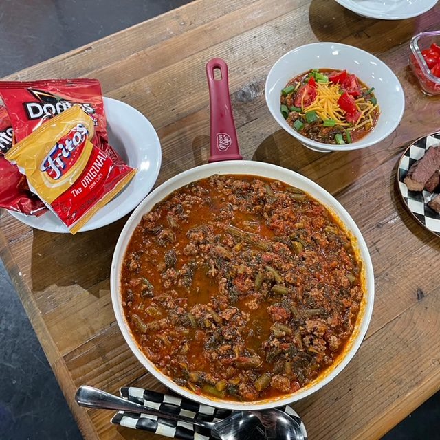 Ground Beef and Sirloin Steak are two protein staples that can help you get dinner on the table in no time! Have twenty minutes? Then you can make dinner with these two 20 minute meal ideas! 