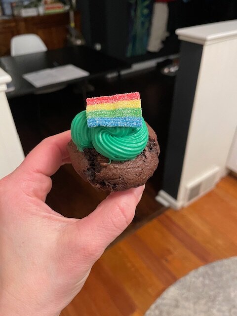 These easy St. Patrick’s Day cupcakes with green frosting and rainbow candy are a fun and festive dessert kids will love. Perfect for parties, classrooms, or baking with kids.